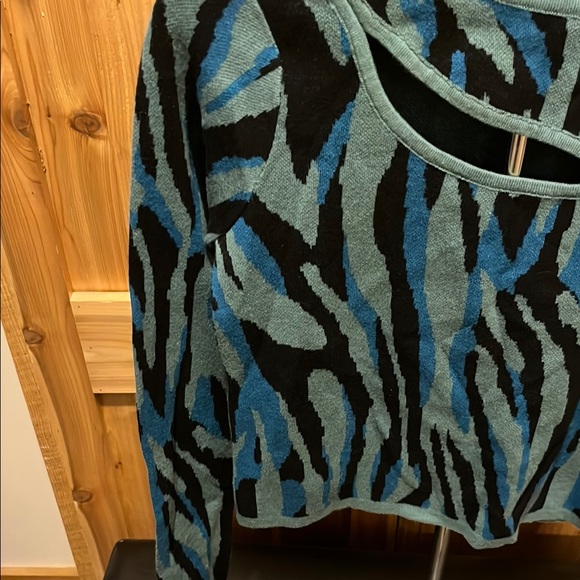 Bar III Zebra Print Long Sleeve Top in Teal and Black - Picture 4 of 9